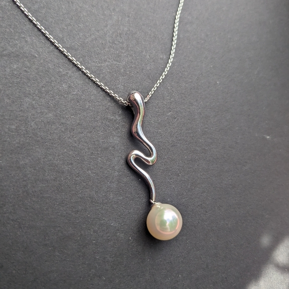 Silver and pearl necklace - Picture 2 of 2